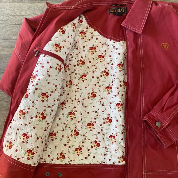 Excellent Condition Ariat Ladies Jacket in Red size Large - Picture 5 of 6